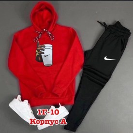 Костюм