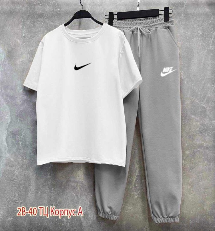 костюмы спортивные,модная одежда,,спортивная одежда