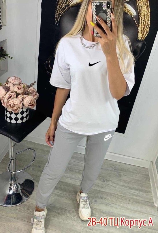 костюмы спортивные,модная одежда,,спортивная одежда