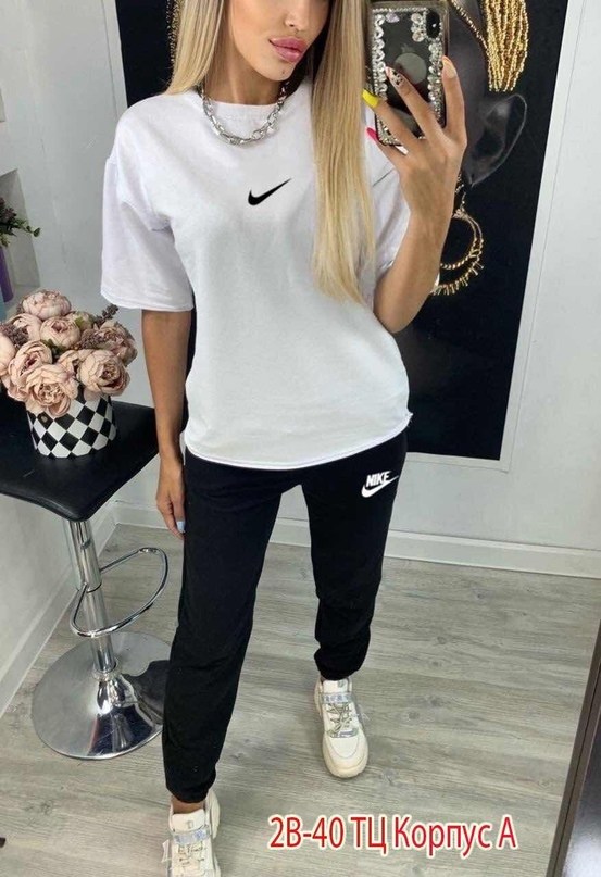 костюмы спортивные,модная одежда,,спортивная одежда