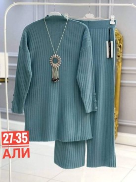 Костюм