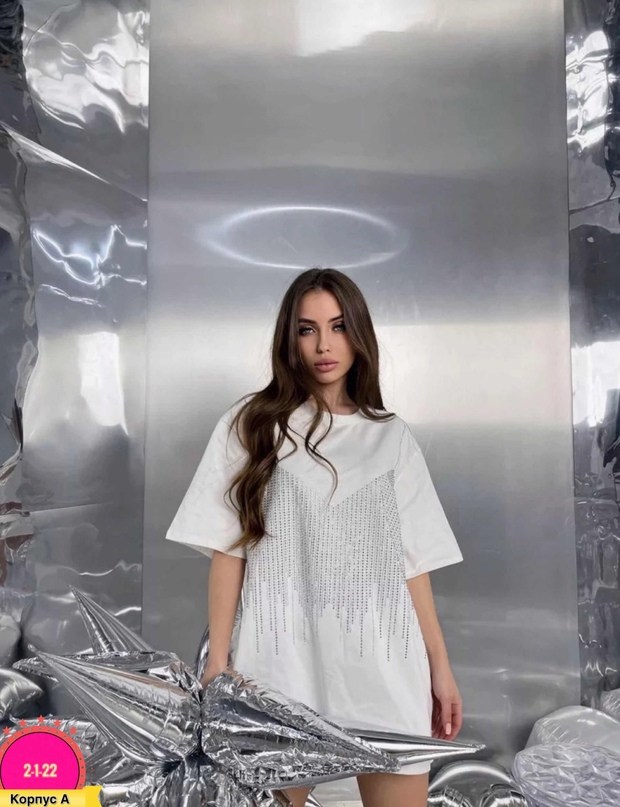 модные футболки,футболка со стразами женская 2024,футболка женская оверсайз