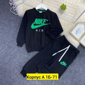 Костюм