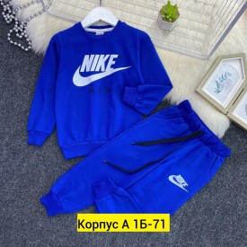 Костюм