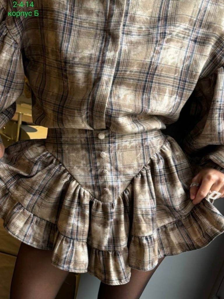 стильные платья в клетку,платье с оборками,модные наряды,юбка с оборками