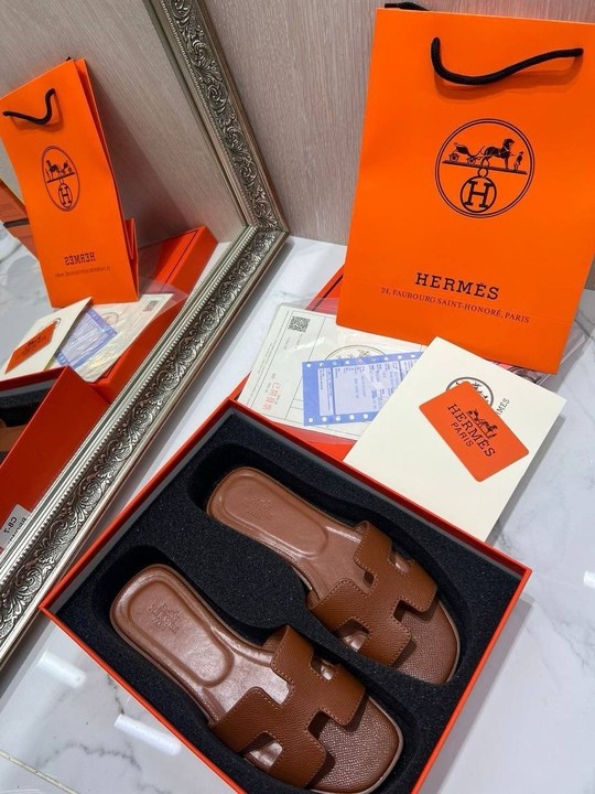 шлепки гермес женские 2025,hermes шлепки женские оригинал,шлепки гермес женские,шлепанцы гермес женские,шлепки гермес оригинал