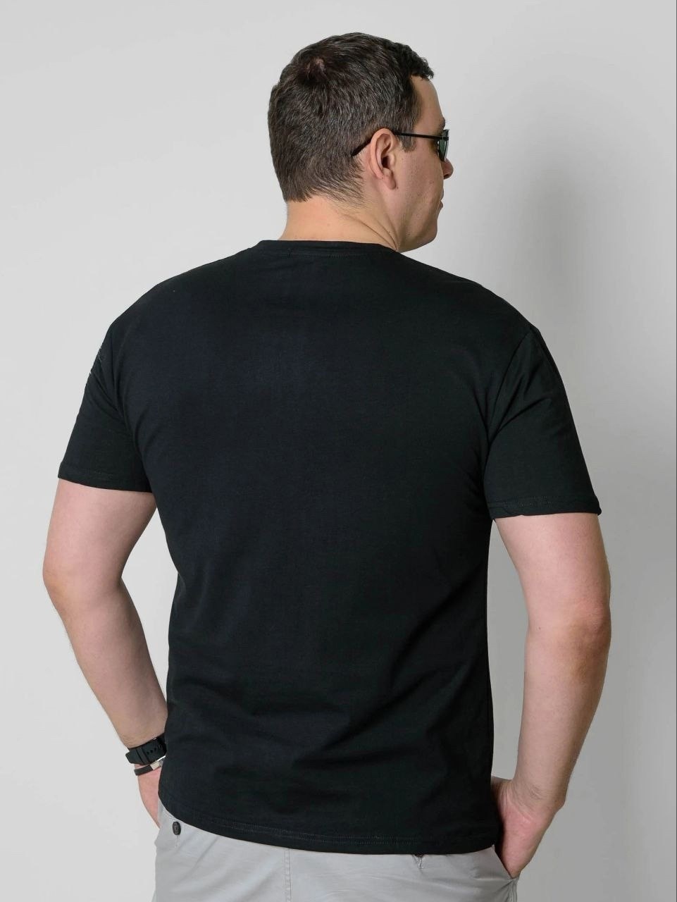 футболка белая мужская,мужские футболки,бежевая футболка мужская,мужские майки,футболки для мужчин