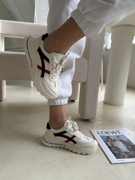 Кроссовки