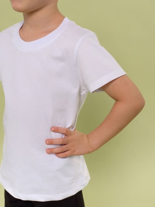 комплект для физкультуры футболка шорты,комплект для физкультуры футболка,комплект для физкультуры,белая футболка и черные шорты на физкультуру,форма для физкультуры