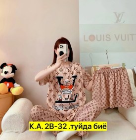 Костюм