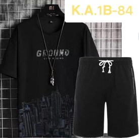 Костюм
