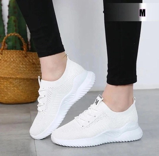 кроссовки белые тканевые,кроссовки женскиe,белые кроссовки,кроссовки женские белые,кроссовки женские изики