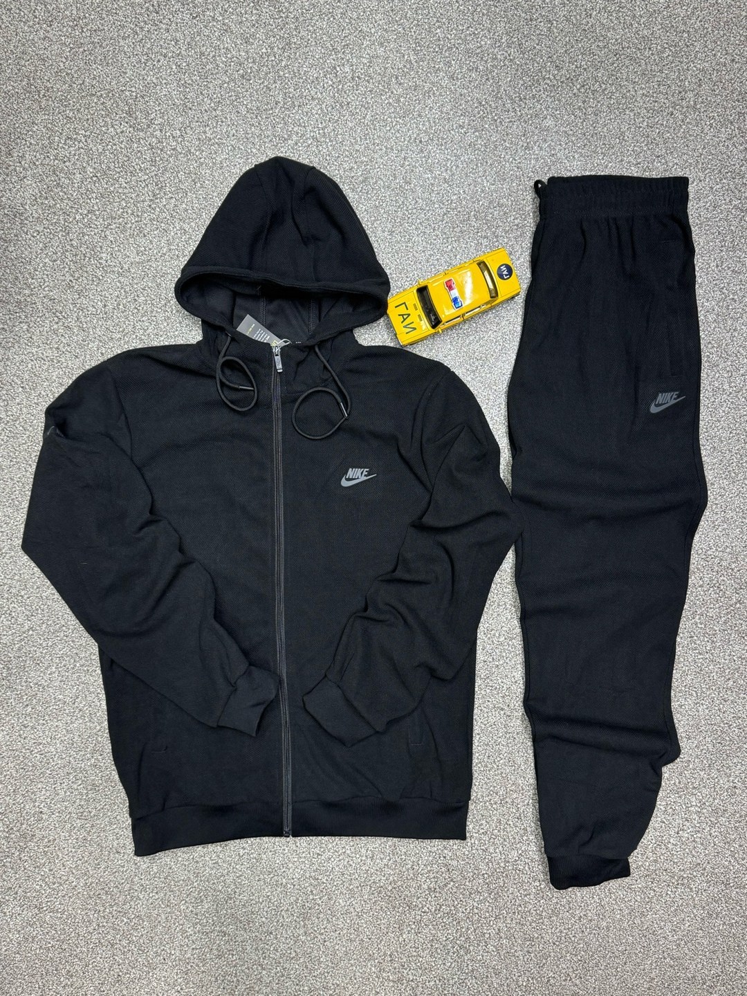 спортивный костюм adidas,костюм спортивный адидас,мужской спортивный костюм adidas,спортивные костюмы адидас мужские,костюм адидас