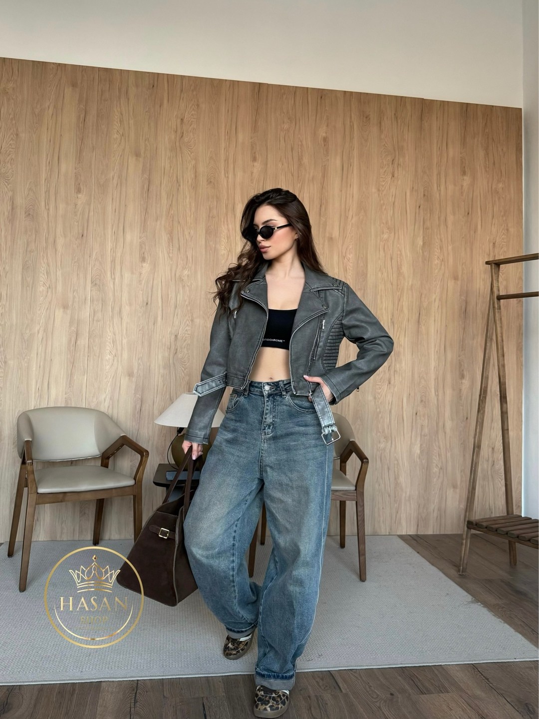 кожаная куртка,джинсы модные,женская кожаная куртка,мода модная