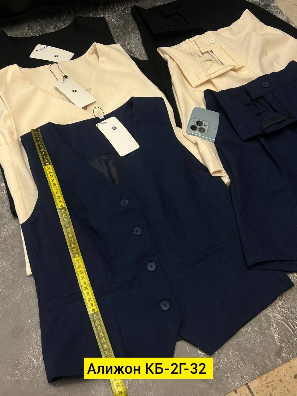 костюм двойка с жилеткой,стильные костюмы,женский летний костюм двойка,костюм шорты и жилет,костюм двойка