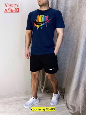 Костюм