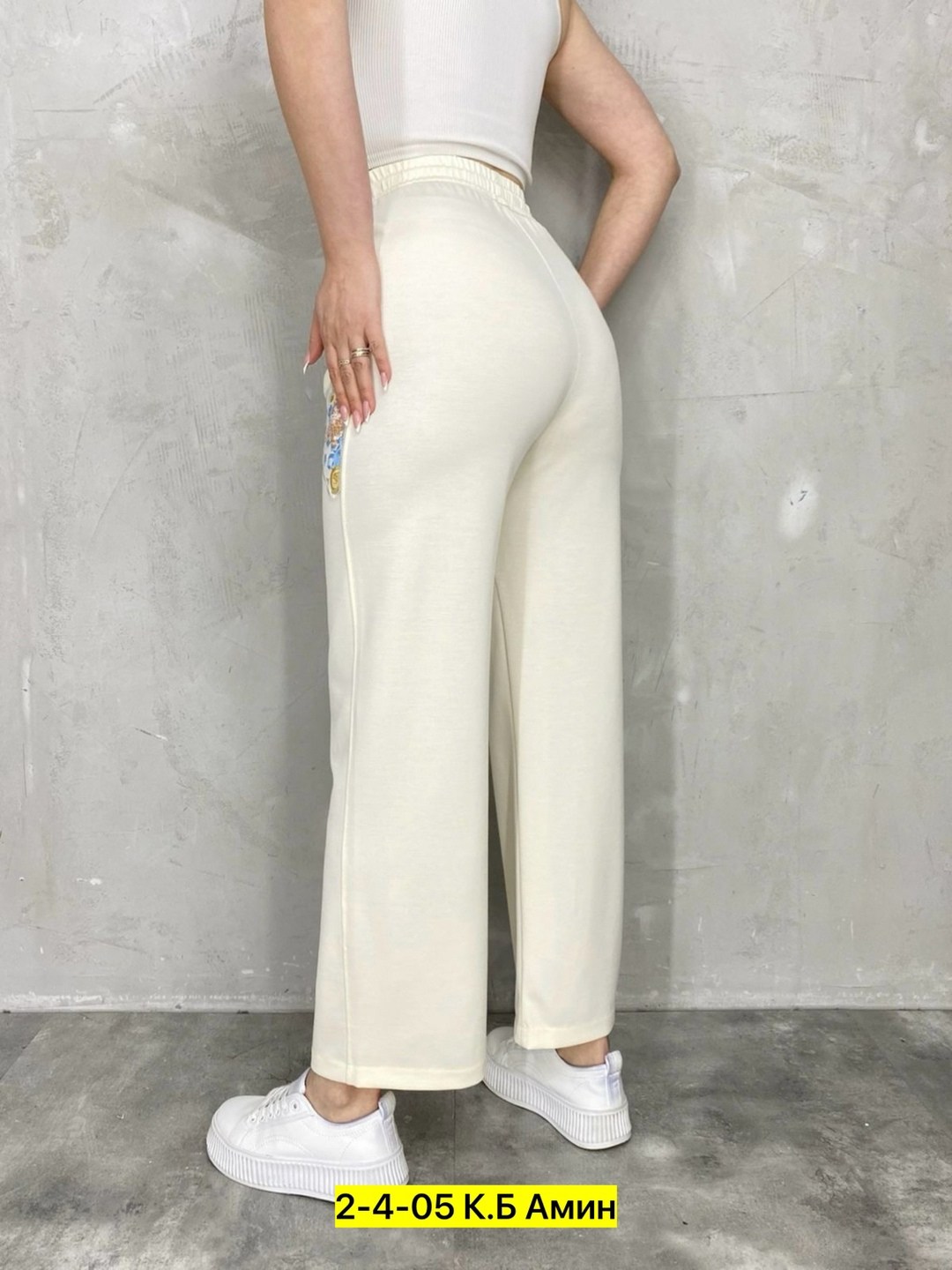 спортивные брюки юникло женские,спортивные штаны женские,спортивные брюки женские,брюки спортивные,брюки женские в спортивном стиле