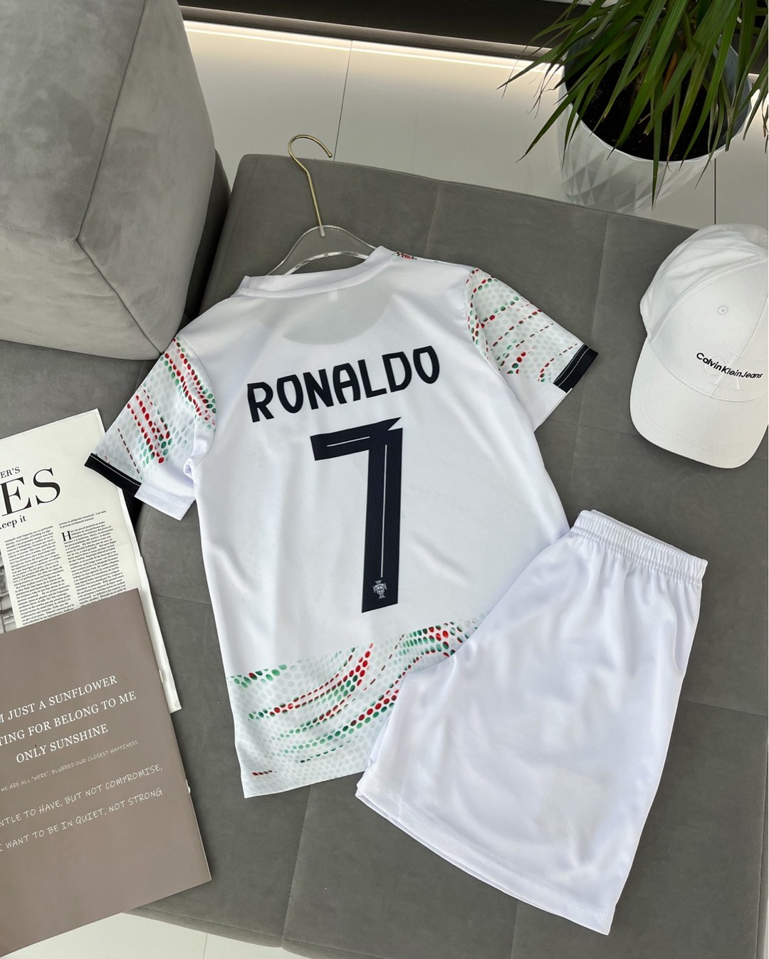 футбольная форма португалия роналду,футбольная форма роналдо португалия,футбольная форма португалия роналду с гетрами,футбольная форма роналду,форма роналду португалия