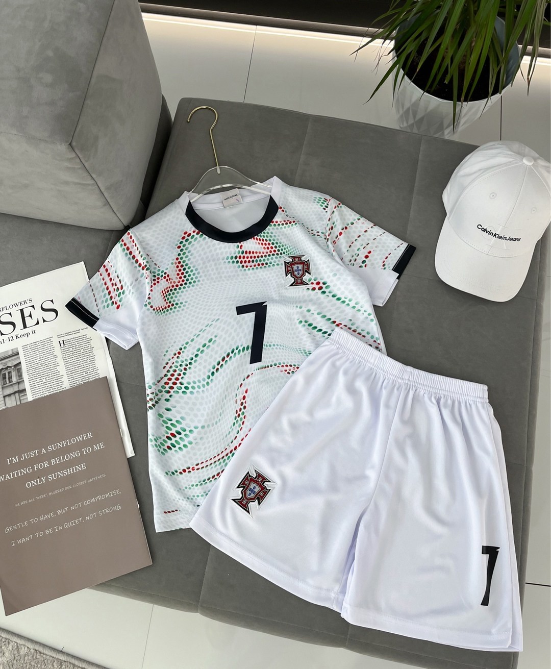 футбольная форма португалия роналду,футбольная форма роналдо португалия,футбольная форма португалия роналду с гетрами,футбольная форма роналду,форма роналду португалия