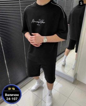 Костюм