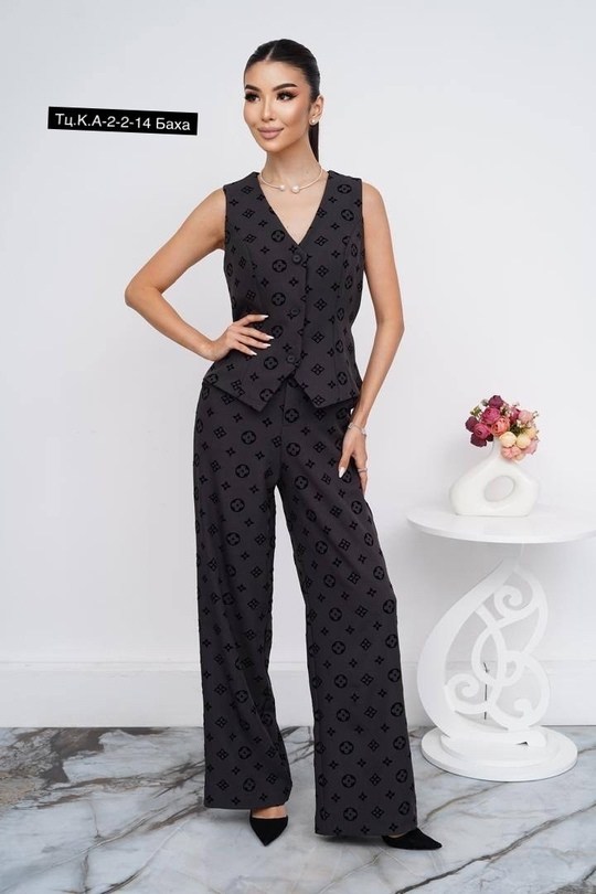 женские брючные костюмы,костюм с брюками,бежевый костюм,брючный костюм с жилетом,бежевый брючный костюм