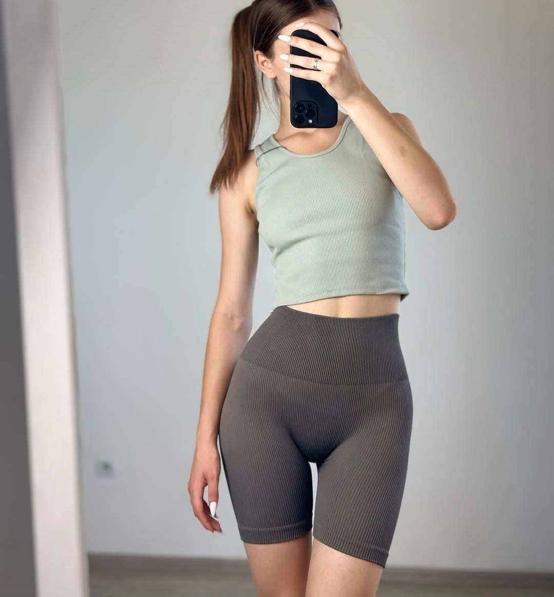 спортивное женское тело,одежда для фитнеса,велосипедки спортивные,велосипедки спортивные женские,женские велосипедки в рубчик