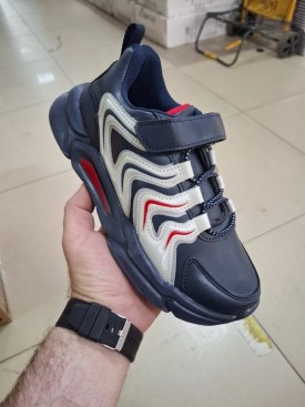 Кроссовки
