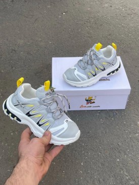 Кроссовки