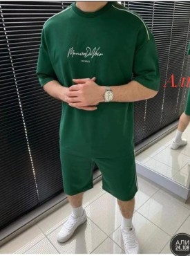 Костюм
