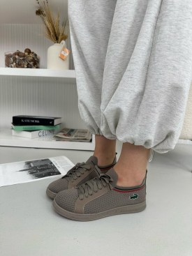 Кроссовки