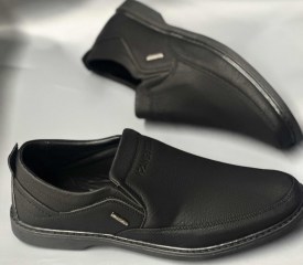 Кроссовки