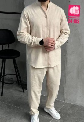 Костюм