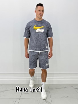 Костюм