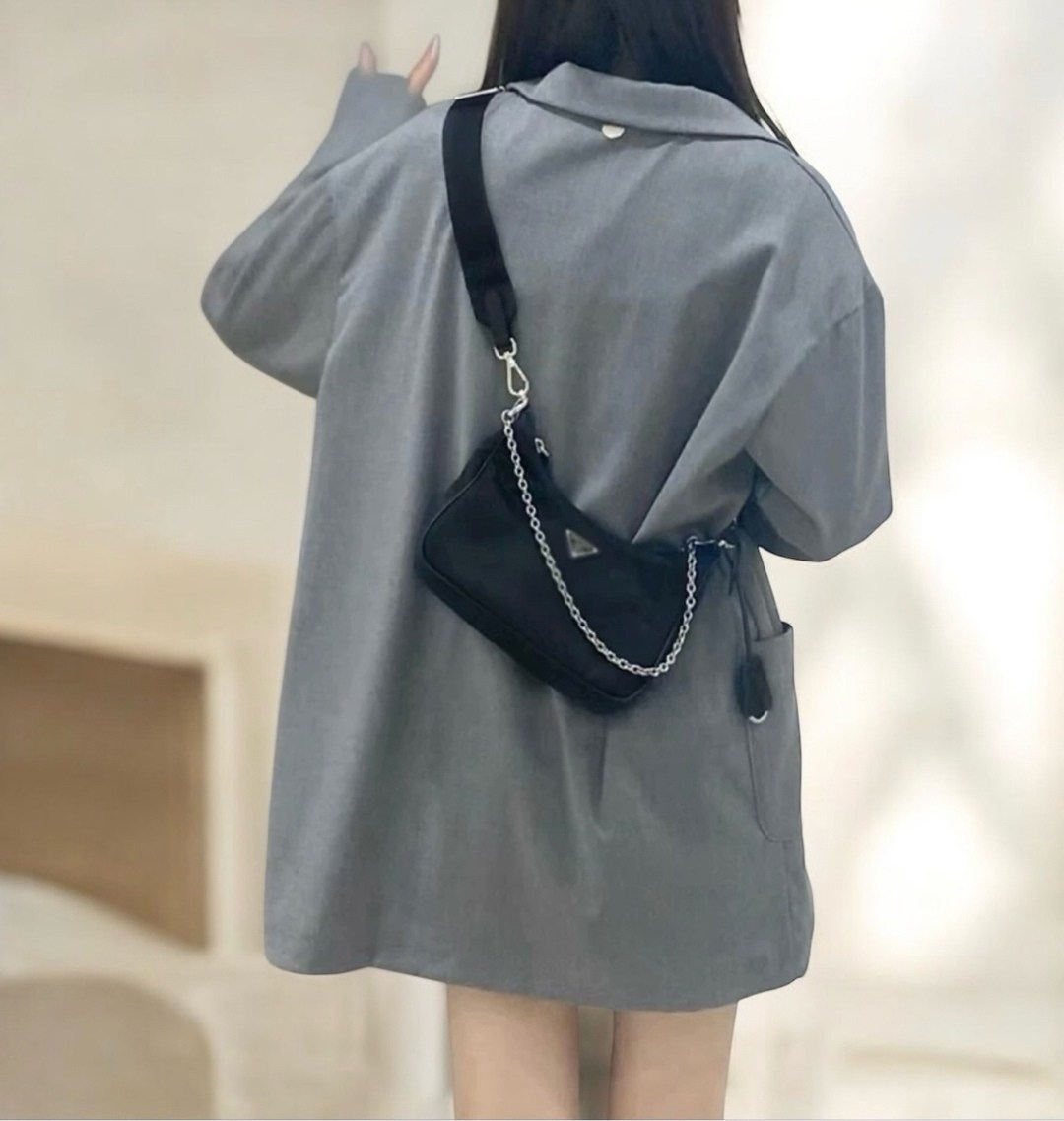 сумка прада черная нейлон,сумка прада re edition 2005,сумка через плечо prada,prada re-edition 2005 shoulder bag,прада сумка женская