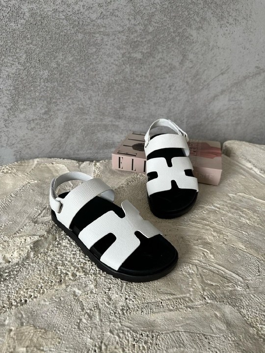 кожаные сандалии,сандалии,сандалии модные,сандали,сандалии черные