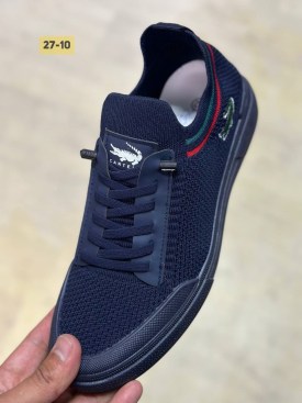 Кроссовки
