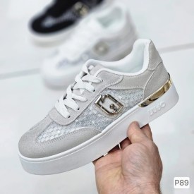Кроссовки