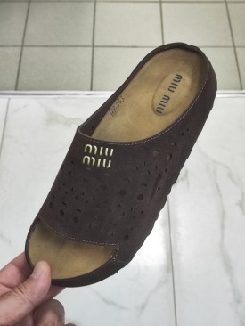 Кроссовки