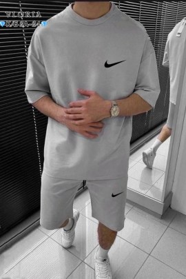 Костюм