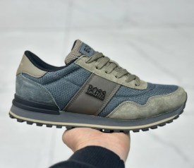 Кроссовки