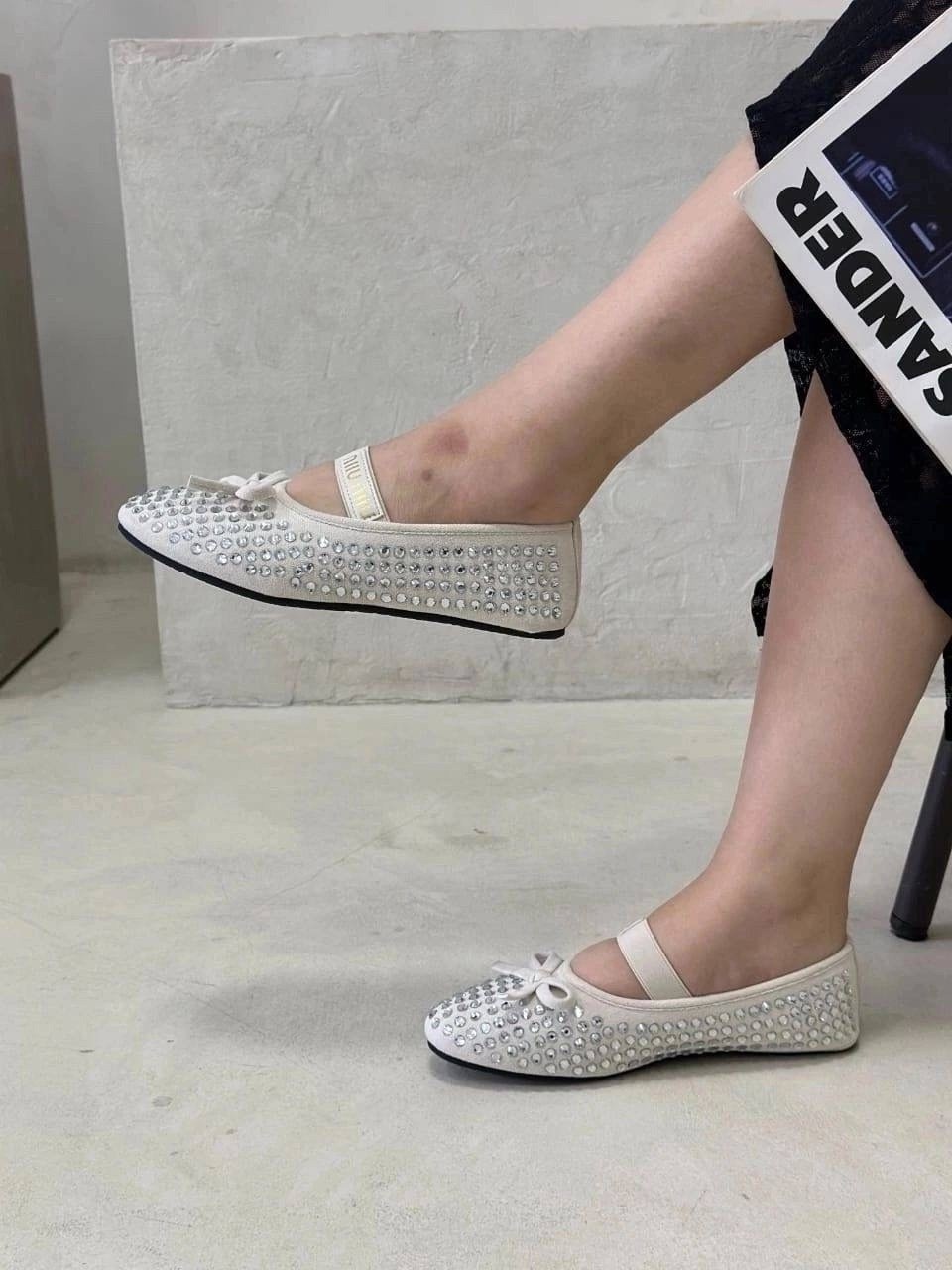 ,туфли на плоской подошве,балетки миу миу черные,стильные туфли,женская