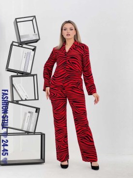 Костюм