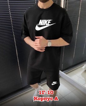 Костюм