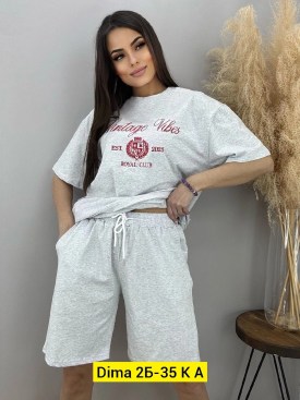 Костюм