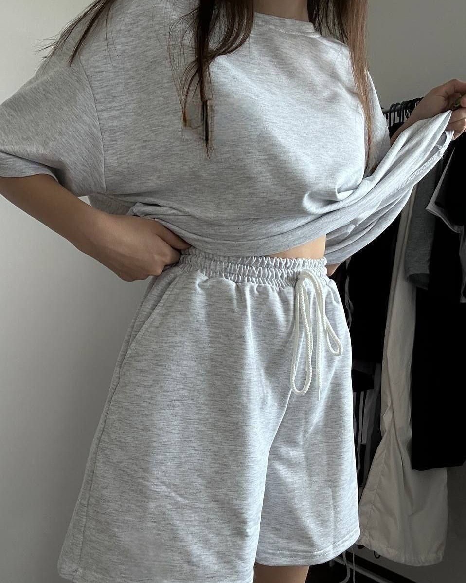 трикотажный костюм с шортами,костюм с шортам,костюм трикотажный,костюм оверсайз,женский костюм с шортами