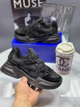 Кроссовки
