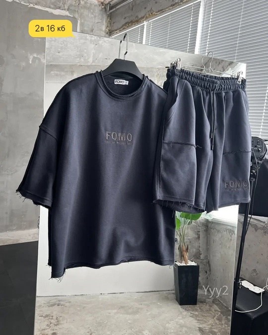 костюм мужской,спортивный костюм с шортами мужской,мужской костюм с шортами и футболкой,спортивные костюм,мужской костюм с шортами