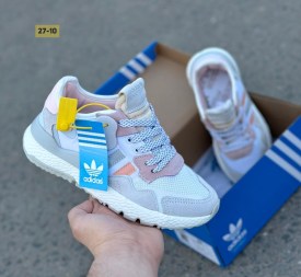 Кроссовки