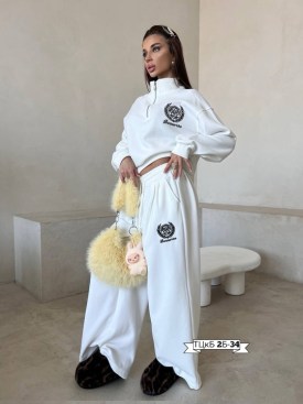 Костюм