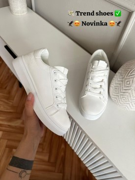 Кроссовки